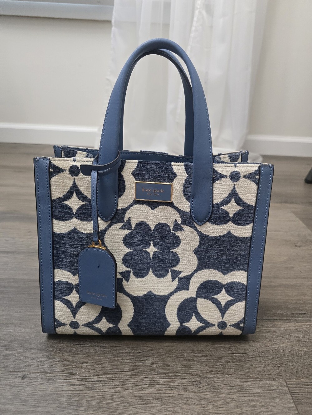 Kate Spade Manhattan Spade Flower Monogram Chenille Tote Manta Blue Multi